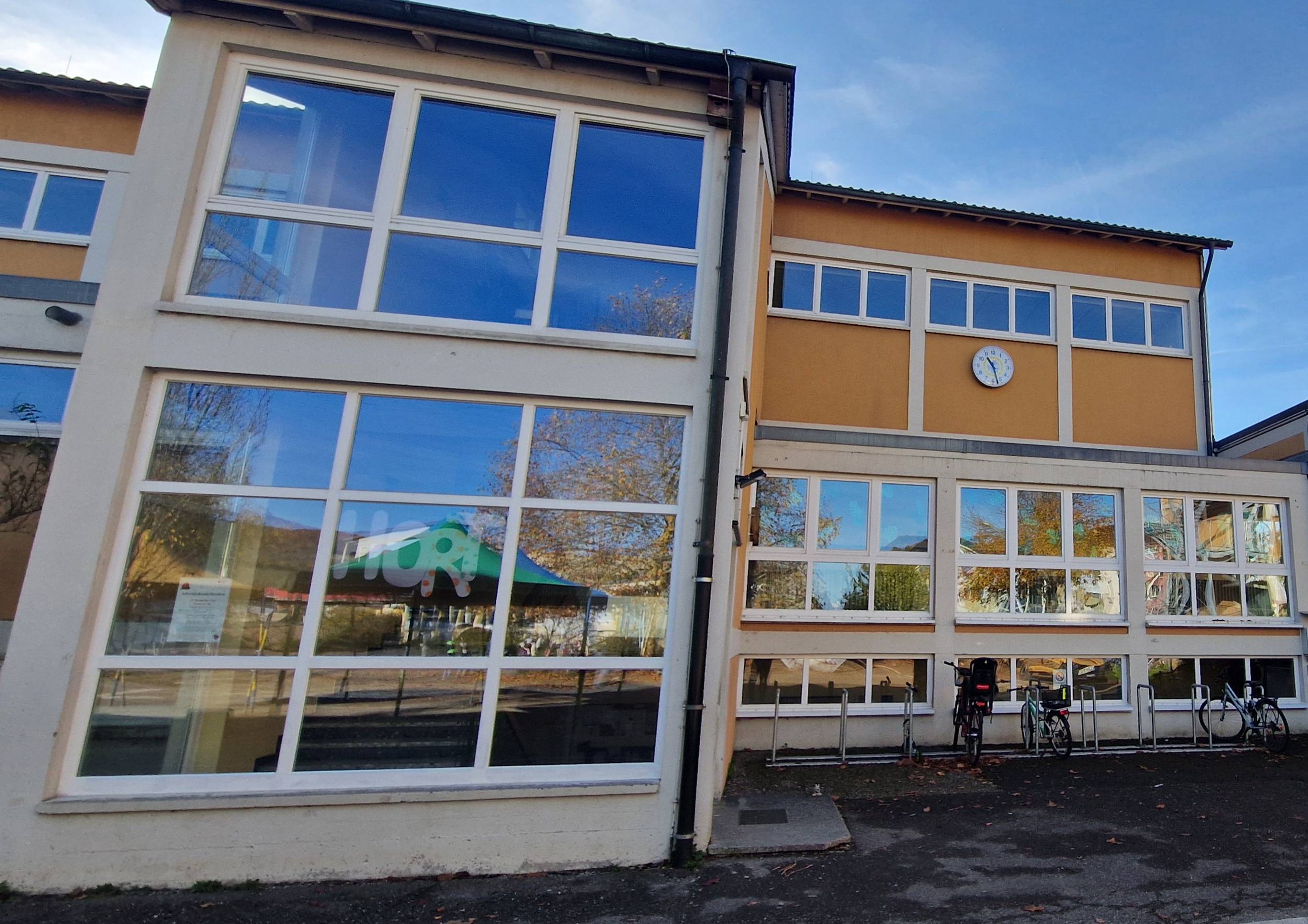 Eingang Schulhort Karl-Tschamber-Schule